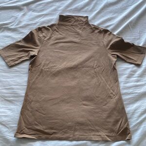 Theory short sleeve turtleneck shirt 94% Pima cotton